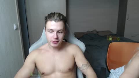 Snapshot of sunny1girl chatting on February 12, 7:02 pm Alice and Sergey online show from February 12, 7:02 pm