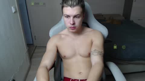 Snapshot of sunny1girl chatting on February 14, 7:59 am Alice and Sergey online show from February 14, 7:59 am