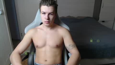 Snapshot of sunny1girl chatting on March 1, 5:52 am Alice and Sergey online show from March 1, 5:52 am