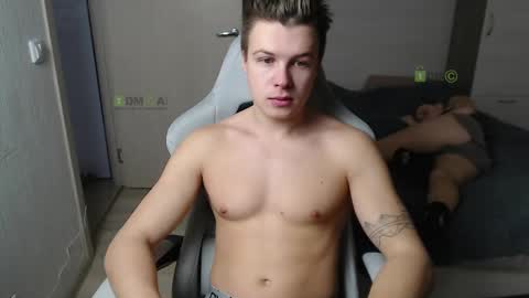 Snapshot of sunny1girl chatting on March 3, 6:26 am Alice and Sergey online show from March 3, 6:26 am