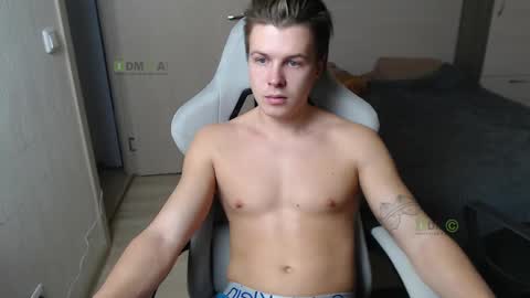 Snapshot of sunny1girl chatting on March 3, 2:04 pm Alice and Sergey online show from March 3, 2:04 pm