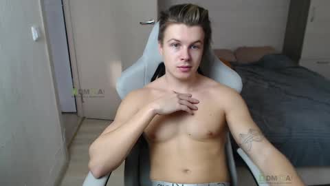 Snapshot of sunny1girl chatting on March 8, 7:38 am Alice and Sergey online show from March 8, 7:38 am