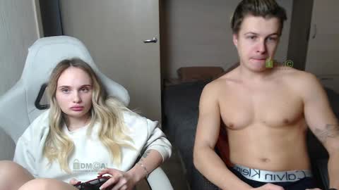 Snapshot of sunny1girl chatting on March 12, 4:24 pm Alice and Sergey online show from March 12, 4:24 pm