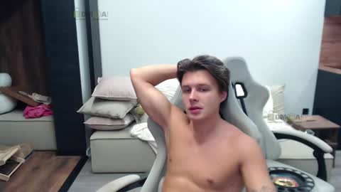 Snapshot of sunny1girl chatting on October 18, 10:21 pm Alice and Sergey online show from October 18, 10:21 pm