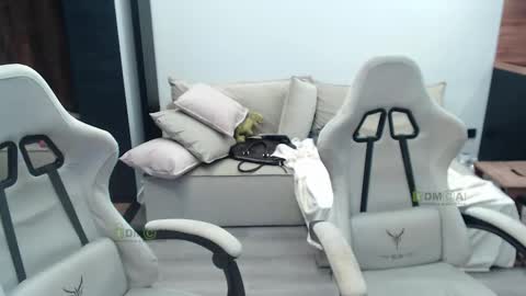 Snapshot of sunny1girl chatting on October 24, 7:16 am Alice and Sergey online show from October 24, 7:16 am