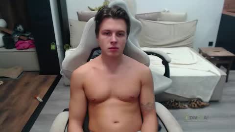 Snapshot of sunny1girl chatting on October 30, 7:47 pm Alice and Sergey online show from October 30, 7:47 pm