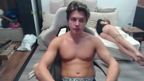 Snapshot of sunny1girl chatting on November 7, 7:36 pm Alice and Sergey online show from November 7, 7:36 pm