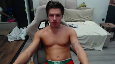 Snapshot of sunny1girl chatting on November 9, 7:45 pm Alice and Sergey online show from November 9, 7:45 pm