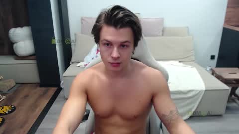 Snapshot of sunny1girl chatting on December 2, 9:36 am Alice and Sergey online show from December 2, 9:36 am