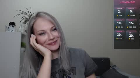 Naomi online show from December 16, 10:13 pm