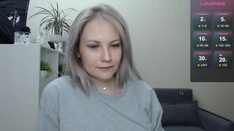 Naomi online show from December 18, 5:37 am