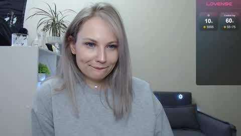 Naomi online show from December 18, 8:42 am