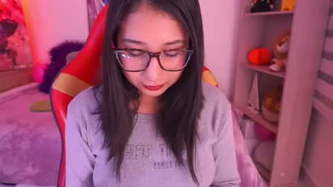 Snapshot of sunny_flower_ chatting on December 17, 1:11 am SUNNY online show from December 17, 1:11 am