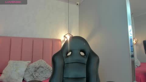 Snapshot of sunnycyrus chatting on September 23, 12:30 pm S U N N Y online show from September 23, 12:30 pm