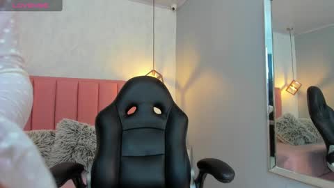 Snapshot of sunnycyrus chatting on October 2, 12:34 pm S U N N Y online show from October 2, 12:34 pm