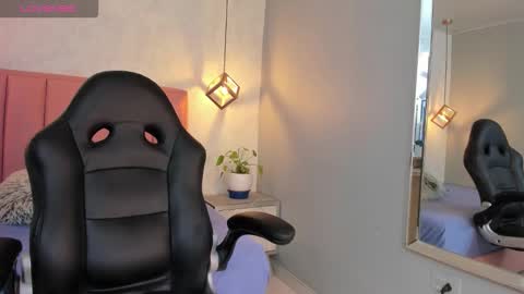 Snapshot of sunnycyrus chatting on October 3, 12:24 pm S U N N Y online show from October 3, 12:24 pm