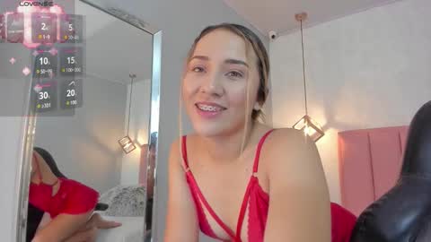 Snapshot of sunnycyrus chatting on October 4, 1:20 pm S U N N Y online show from October 4, 1:20 pm