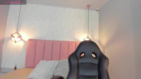 Snapshot of sunnycyrus chatting on October 27, 12:31 pm S U N N Y online show from October 27, 12:31 pm