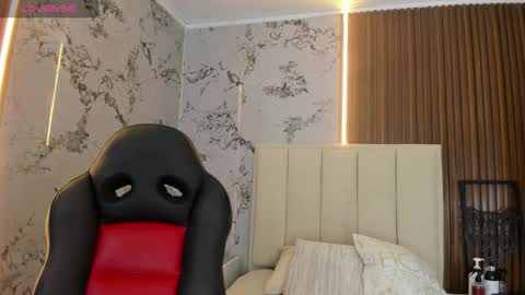 Snapshot of sunnycyrus chatting on November 12, 12:49 pm S U N N Y online show from November 12, 12:49 pm