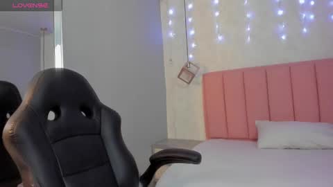 Snapshot of sunnycyrus chatting on December 16, 7:30 pm S U N N Y online show from December 16, 7:30 pm