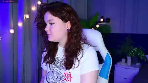 Snapshot of sunrise_enny chatting on December 4, 7:00 pm sunrise_enny online show from December 4, 7:00 pm