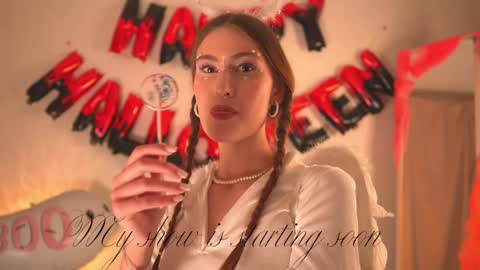 Snapshot of sunrisealice chatting on December 3, 6:26 am Alice online show from December 3, 6:26 am