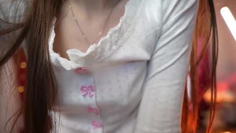 Snapshot of sunrisealice chatting on October 21, 7:42 am Alice online show from October 21, 7:42 am