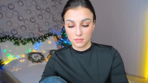 Snapshot of sunsetwithava chatting on December 12, 8:36 am sunsetwithava online show from December 12, 8:36 am