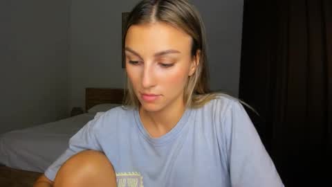 Snapshot of sunsetwithava chatting on September 16, 5:08 am sunsetwithava online show from September 16, 5:08 am