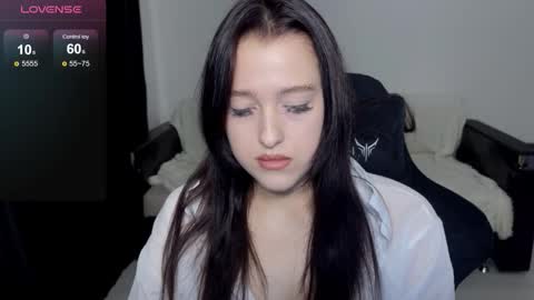 Snapshot of sunshine_j chatting on September 10, 10:48 am sunshine_j online show from September 10, 10:48 am