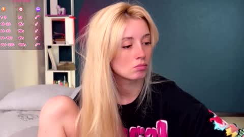 Snapshot of super_peach_stream chatting on October 18, 2:07 pm ANNApvt open full info in bio online show from October 18, 2:07 pm