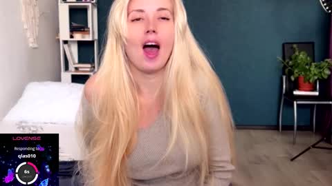 Snapshot of super_peach_stream chatting on November 9, 11:52 am ANNApvt open full info in bio online show from November 9, 11:52 am