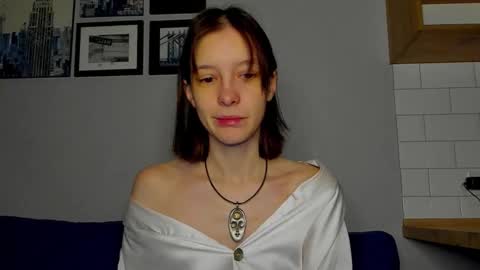 Snapshot of superior_cat chatting on November 21, 1:15 am Una online show from November 21, 1:15 am