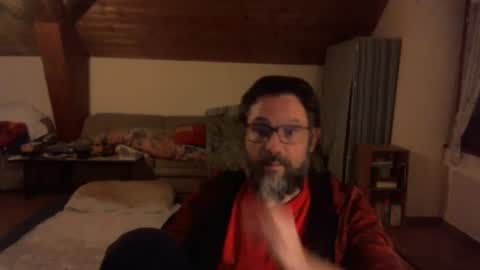 Snapshot of supersquirrel81 chatting on October 19, 7:47 pm supersquirrel81 online show from October 19, 7:47 pm