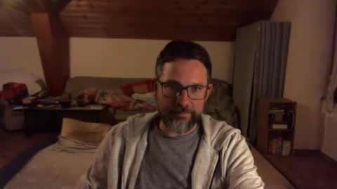 Snapshot of supersquirrel81 chatting on November 21, 8:40 pm supersquirrel81 online show from November 21, 8:40 pm