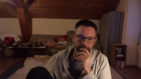 Snapshot of supersquirrel81 chatting on November 23, 6:35 am supersquirrel81 online show from November 23, 6:35 am