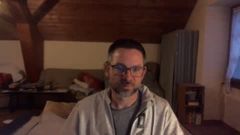 Snapshot of supersquirrel81 chatting on November 29, 6:38 am supersquirrel81 online show from November 29, 6:38 am