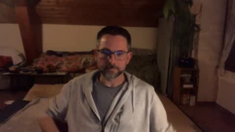 Snapshot of supersquirrel81 chatting on December 4, 6:27 pm supersquirrel81 online show from December 4, 6:27 pm