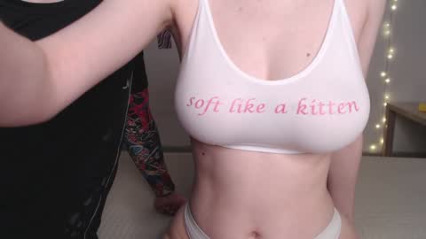 Snapshot of superstar090 chatting on February 6, 7:13 am Katy Vladislav online show from February 6, 7:13 am