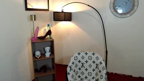 Snapshot of supertrushka chatting on October 21, 5:35 pm clainyy online show from October 21, 5:35 pm