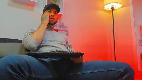 Snapshot of supreme_alpha_ chatting on November 16, 3:23 am supreme_alpha_ online show from November 16, 3:23 am