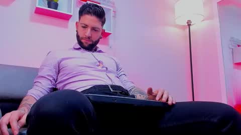 Snapshot of supreme_alpha_ chatting on November 27, 9:28 pm supreme_alpha_ online show from November 27, 9:28 pm