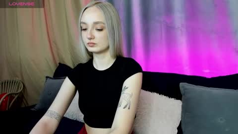 Annie online show from February 25, 1:09 am