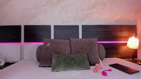 Snapshot of susanna_cute chatting on November 8, 12:38 pm susanna_cute online show from November 8, 12:38 pm