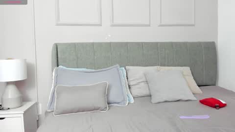 Amelia  online show from November 26, 12:17 pm