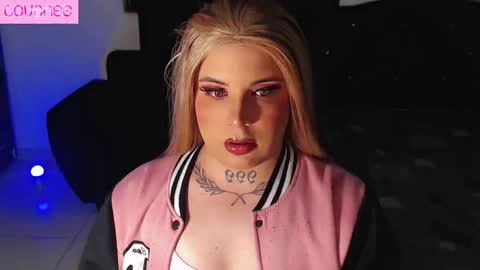 Snapshot of susej_exotic69 chatting on November 30, 7:56 am ale online show from November 30, 7:56 am