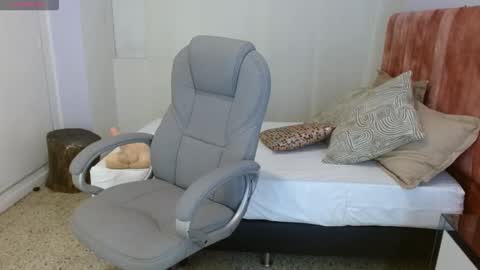 Snapshot of sussy_leon chatting on September 22, 12:40 pm sussy leon online show from September 22, 12:40 pm