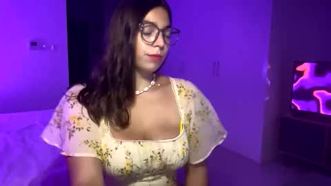 susyli online show from October 17, 4:31 pm