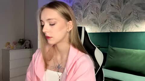 Jessica online show from October 28, 4:20 pm