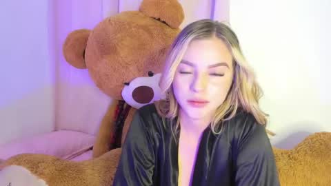 Snapshot of suzan__cooper2 chatting on February 16, 4:31 am suzan__cooper2 online show from February 16, 4:31 am